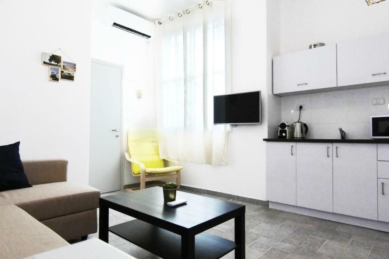 Trendy Apartments In The Heart Of Florentin With Free Netflix 特拉维夫 外观 照片